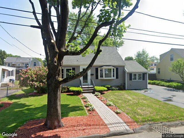 17 Greenwood Rd, Peabody, MA 01960