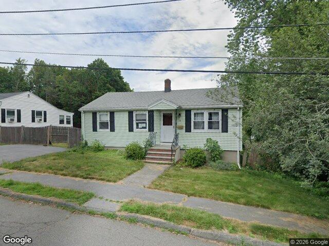 48 Home St, Peabody, MA 01960