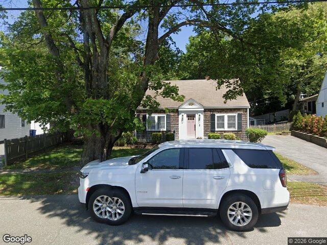 8 Elmwood Cir, Peabody, MA 01960