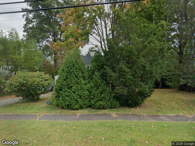 236 Ridgewood Rd, West Hartford, CT 06107