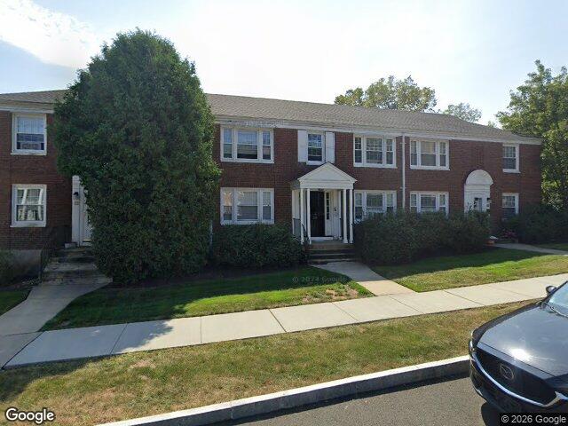 26 Loomis Drive, West Hartford, CT 06107