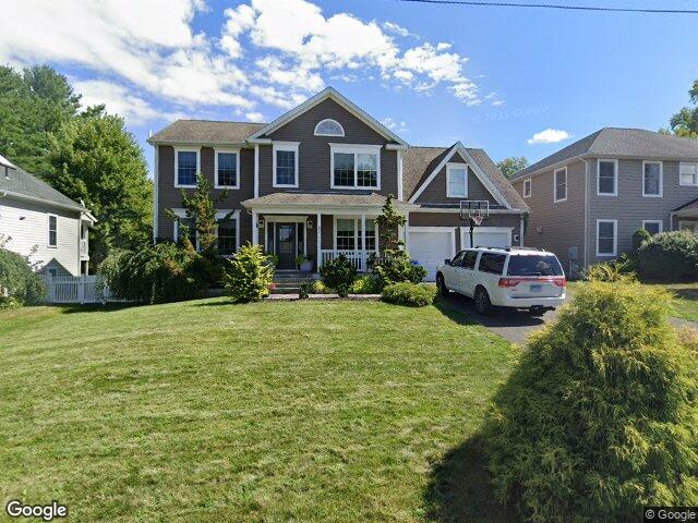 31 Wettleson Ave, West Hartford, CT 06107