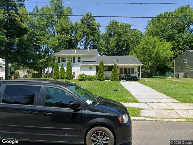 16 Kingsley Rd, Sewell, NJ 08080