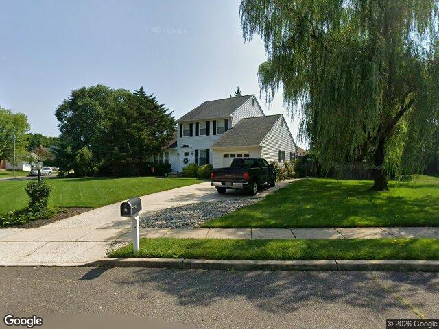 18 Oxford Dr, Sewell, NJ 08080