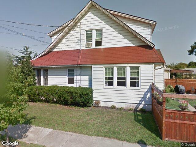 126 Rutland Ave, Rockville Centre, NY 11570