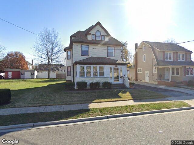 10 Driscoll Ave, Oceanside, NY 11572