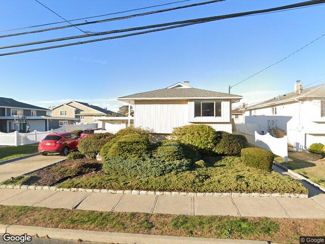 148 Harris Dr, Oceanside, NY 11572