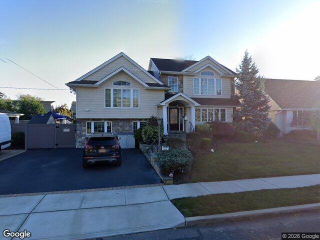 159 Murray Dr, Oceanside, NY 11572