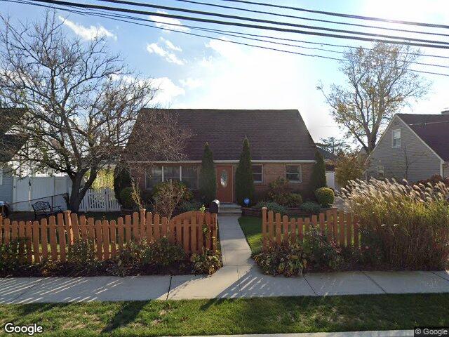 178 Chamberlin St, Oceanside, NY 11572