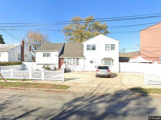 204 Bayside Avenue, Oceanside, NY 11572