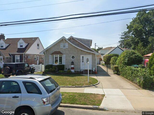 2320 Saratoga Street, Oceanside, NY 11572