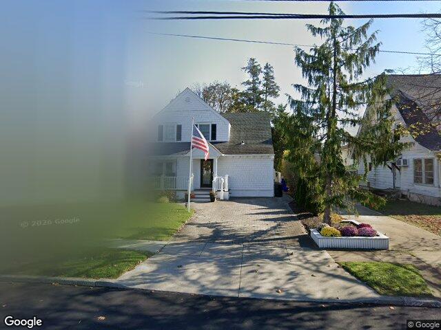 2517 Rockville Centre Pkwy, Oceanside, NY 11572