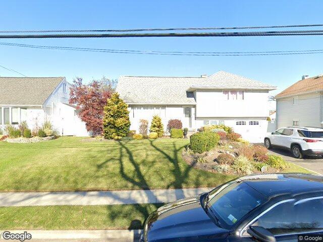 286 E Lexington Avenue, Oceanside, NY 11572