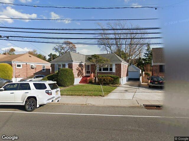 2975 Oceanside Rd, Oceanside, NY 11572