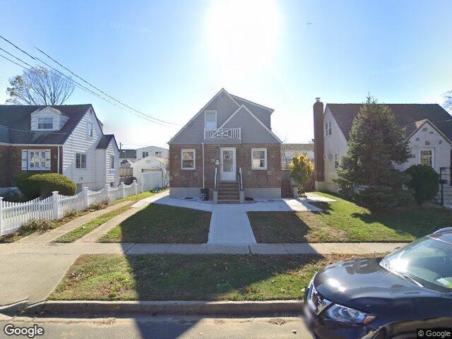 301 Merrifield Ave, Oceanside, NY 11572
