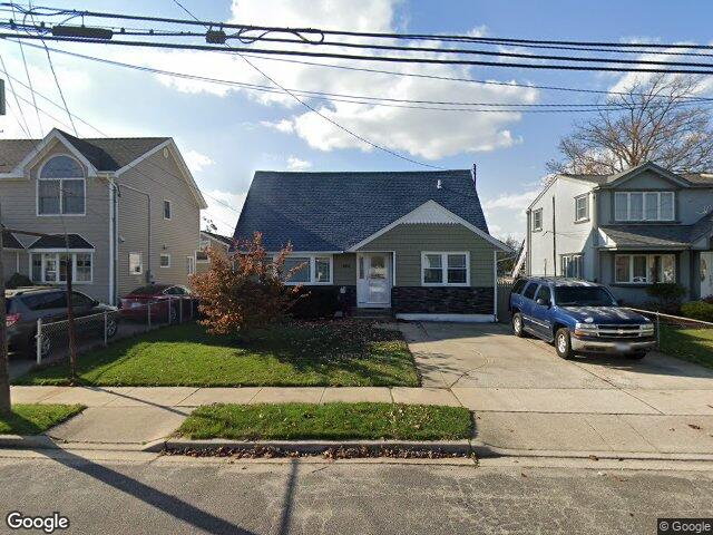 3270 Neptune Avenue, Oceanside, NY 11572