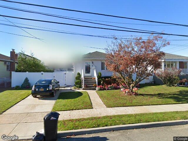 3318 Murdock Ave, Oceanside, NY 11572