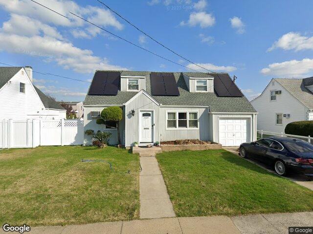 3437 2nd St, Oceanside, NY 11572