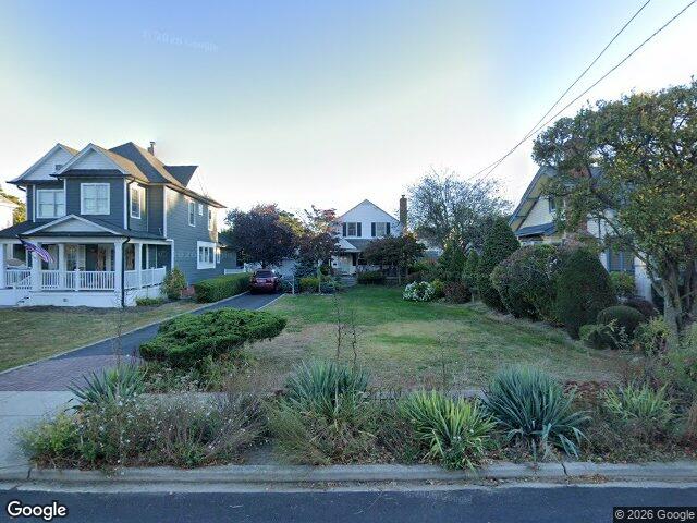 496 Windsor Place, Oceanside, NY 11572