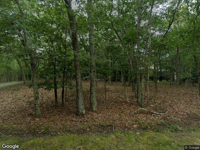 3 Knoll Ln, Wainscott, NY 11975