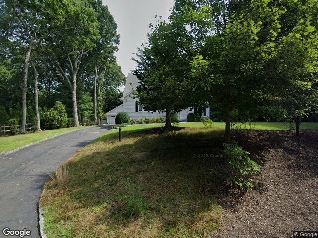 140 Wildwood Rd, Sag Harbor, NY 11963