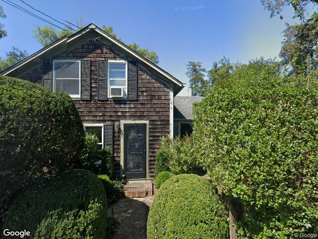 16 Redwood Rd, Sag Harbor, NY 11963