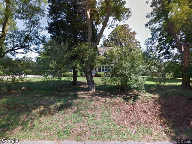 2 N Midway Rd, Shelter Island, NY 11964
