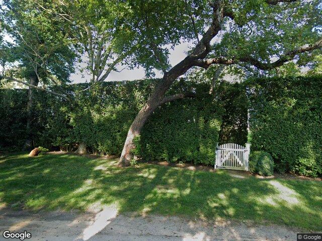 1050 Head Of Pond Rd, Water Mill, NY 11976