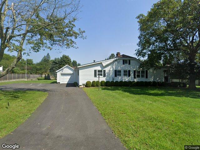 112 Cobb Rd, Water Mill, NY 11976