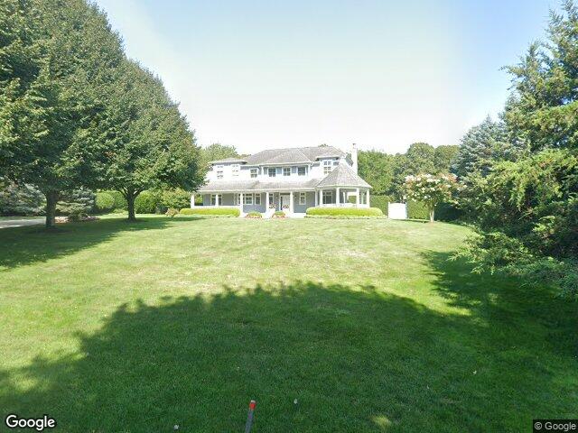 14 Wood Edge Ct, Water Mill, NY 11976