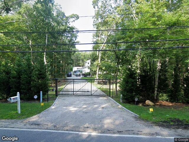 1552 Deerfield Rd, Water Mill, NY 11976