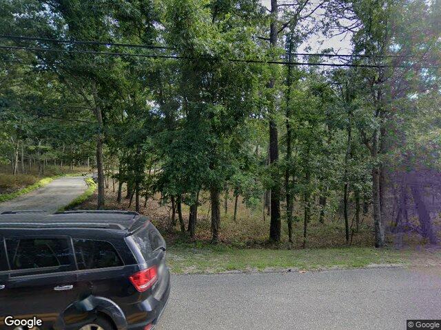 162 Middle Line Hwy, Southampton, NY 11968