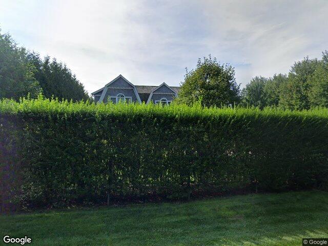 1 Farrell Ct, Water Mill, NY 11976