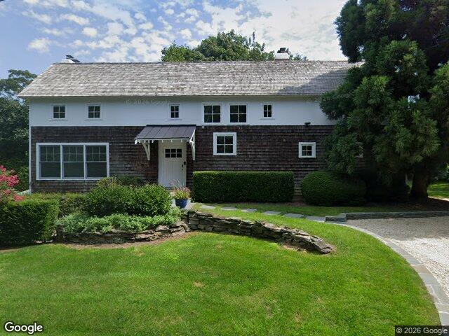 2 Schwenks Rd, Water Mill, NY 11976