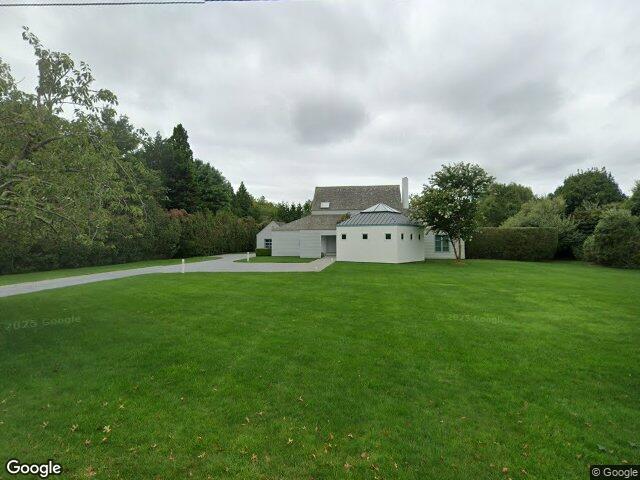 523 Pauls Ln, Water Mill, NY 11976