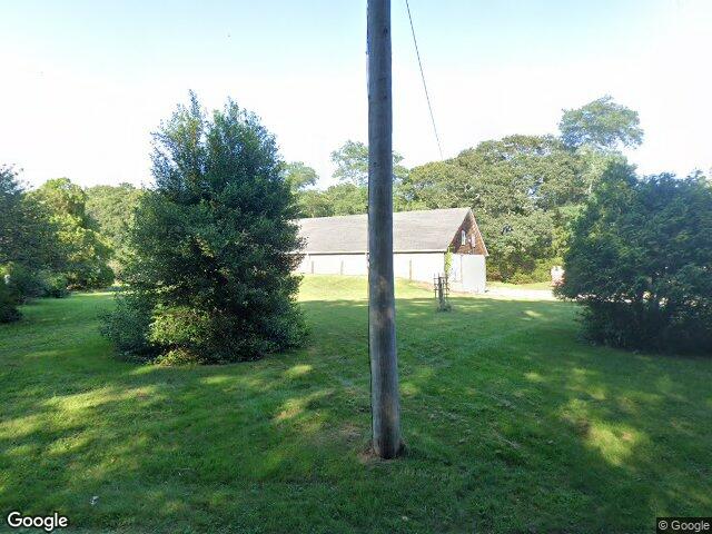 53 Narrow Ln, Water Mill, NY 11976