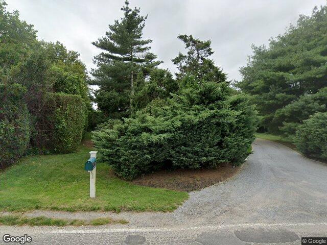 677 Mecox Rd, Water Mill, NY 11976