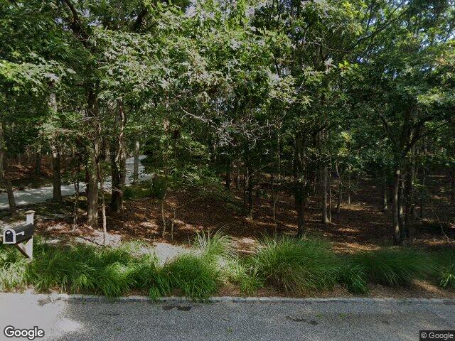 94 Tanager Ln, Water Mill, NY 11976