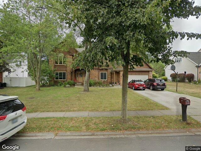 10 E Pinelake Dr, Buffalo, NY 14221
