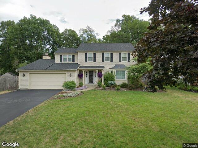 17 Sherrelwood Ct, Williamsville, NY 14221