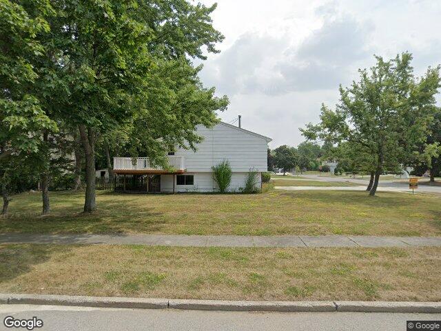 35 Tomcyn Dr, Williamsville, NY 14221