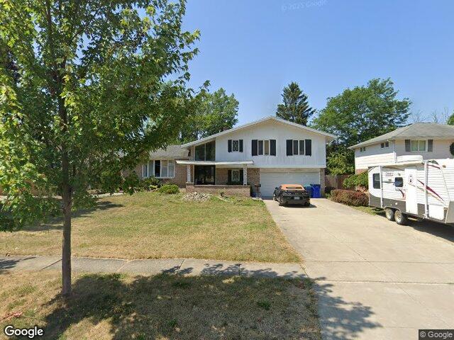 40 Tristan Ln, Buffalo, NY 14221