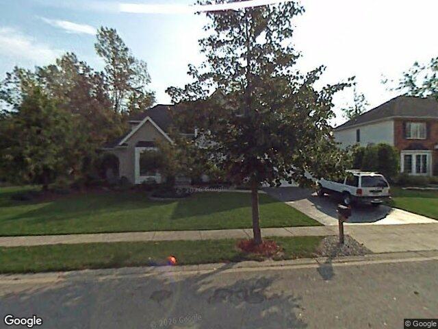 43 E Pinelake Dr, Buffalo, NY 14221