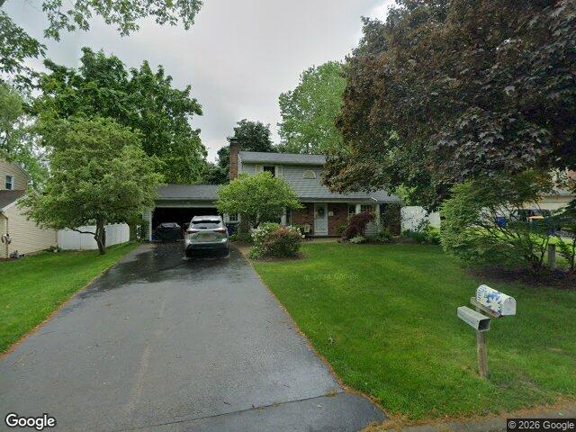 86 Squirrels Heath Rd, Fairport, NY 14450