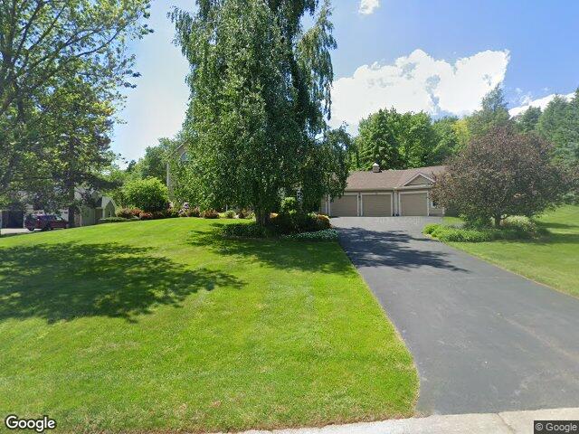 9 Foxboro Ln, Fairport, NY 14450