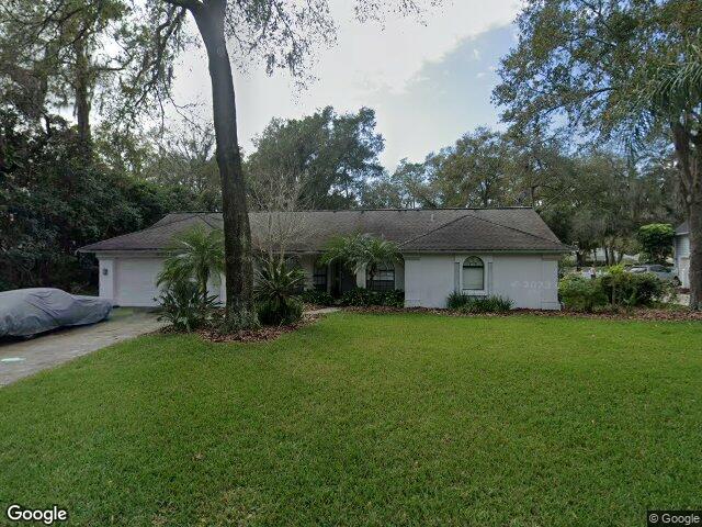 2800 Hammock Dr, Plant City, FL 33566