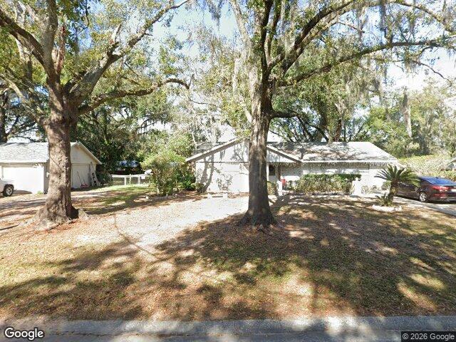 3010 Oakview Ln, Plant City, FL 33566