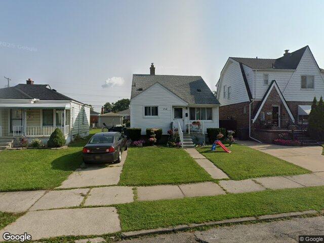 716 Mayflower Ave, Lincoln Park, MI 48146