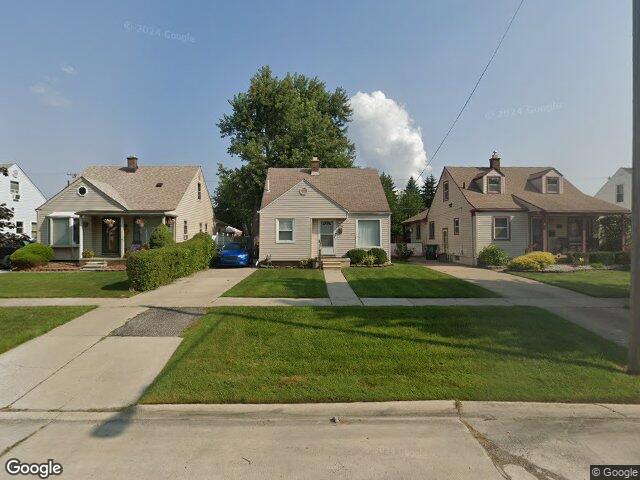 820 Cloverlawn Blvd, Lincoln Park, MI 48146