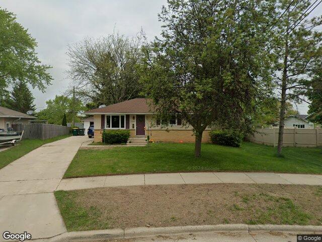 1000 Grant Pl, West Bend, WI 53090